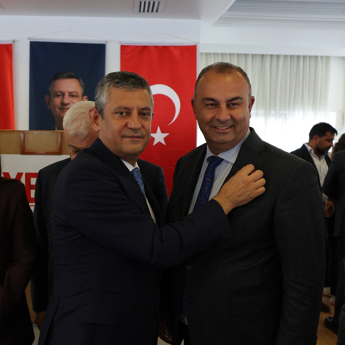 mvednanarslan's tweet photo. İşçi, Emekli, Memur, Esnaf, Çiftçi, Kadın, Genç, Engelli, Yaşlı...

Daha demokratik, daha adil, aydınlık ve ortak bir gelecek için...

Bir ağaç gibi tek ve hür ve bir orman gibi kardeşçesine yaşamak için...

YENİ PARTİ'de buluşalım! https://t.co/jqvaie6xyA