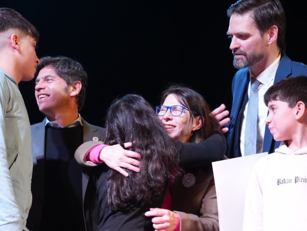sbatakis's tweet photo. Hoy hay más bonaerenses que empiezan a planificar proyectos desde los cimientos de sus propias viviendas gracias a una gestión provincial que trabaja para facilitar el acceso a la vivienda. https://t.co/2XsTmOC5MS