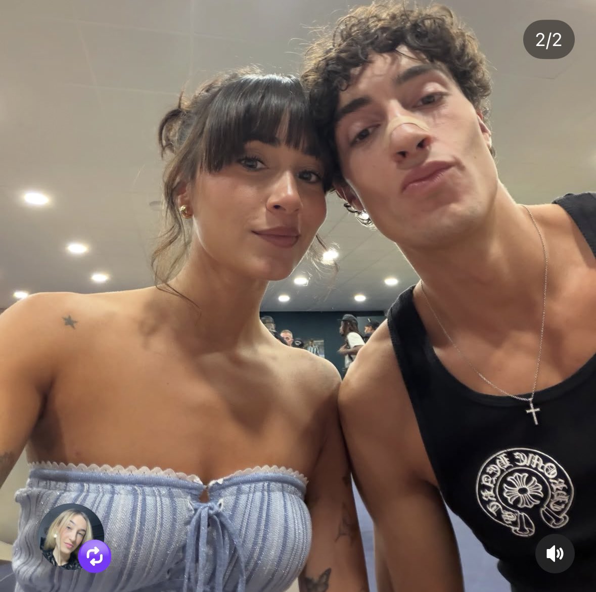 Aitanaamundo's tweet photo. Es puro amor y perfecto
Aitana escrito un texto a plex esto es amor ❤️ 💙 https://t.co/dqbw4aadBm