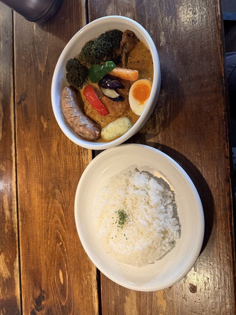 yuabcdee's tweet photo. 暑い夏には辛めの注入
段々と米の量が食べれなくなってきて老いを感じた夏

#カレー
#スープカレー
#加齢 https://t.co/0shyNaTVMa