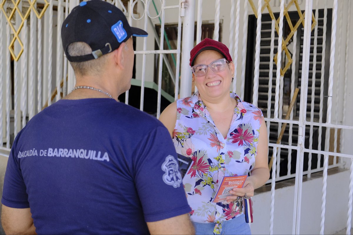 alcaldiabquilla's tweet photo. Con las Rutas de Prevención de Violencias Basadas en Género llegamos a las localidades de Barranquilla junto a la Patrulla Púrpura para orientar a la comunidad sobre los canales de atención y promover la denuncia oportuna. https://t.co/XI4WfswZjr