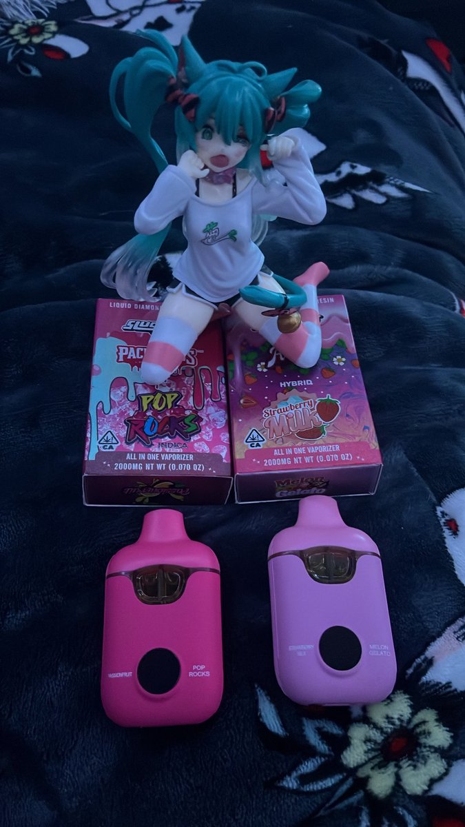 buriedonthehill's tweet photo. new pink carts + miku #weedtwt https://t.co/85PgDgaHjH