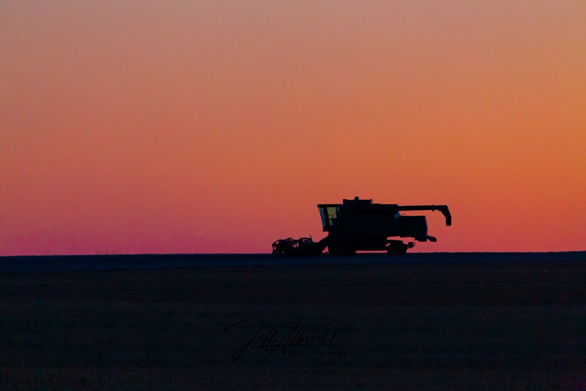 MontanaImgs's tweet photo. Central Montana harvest season https://t.co/XWozBLLpKS