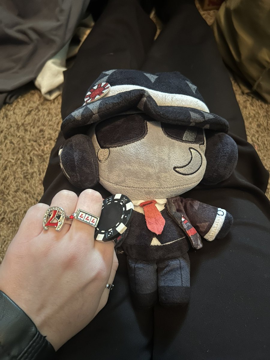 Summer1872183's tweet photo. Cosplaying is so fun like wdym chance is holding a plushie of himself while listening to lady gaga… #chance #forsaken #cosplay https://t.co/hC3iBxobAB