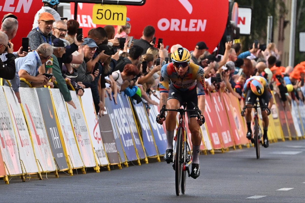 WiebesFan's tweet photo. Etappensieg ✅
Führung im Gesamtklassement ✅

Erfolgreicher Start für Lorena Wiebes in die #TourdePologneWomen! 👍 https://t.co/9UIbnBw386