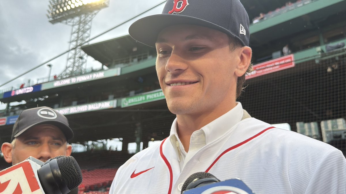 gracegnugent's tweet photo. In a pinch-me moment, I stepped onto the field at Fenway to talk with the Red Sox's two top picks—former UNC standouts Jake Schaffner and Owen Hull.

The three of us may be done with our Carolina careers, but it is true what they say: once a Tar Heel, always a Tar Heel. https://t.co/3zMS9hZuEI