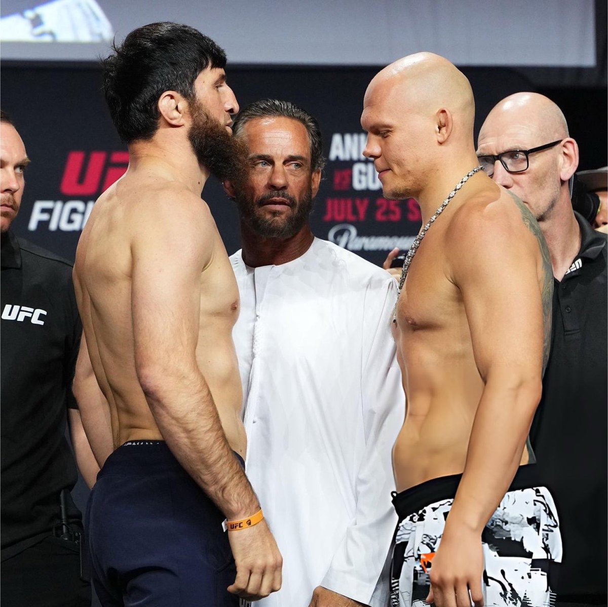 ChampRDS's tweet photo. 🚨 Bogdan Guskov has finished all 18 of his professional wins, including 13 in the first round and 15 by knockout

Don’t count him out against Magomed Ankalaev tomorrow 👀

$200 ➡️ $1003 on Polymarket
$200 ➡️ $880 on FanDuel https://t.co/IYJJpNuTTX