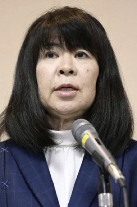 AfYjpB3h5Hp0n6g's tweet photo. 58年もの袴田さんの人生を奪っておいて「判決は到底承服できない」と『それでも犯人…』と言わんばかりに組織の体裁を繕った畝本直美検事総長…

こんな理不尽な事を平気で言うお粗末検察トップがやっとクビに…遅いよ！😩

検事総長交代へ　女性初の畝本氏退職、後任に川原東京高検検事長（毎日新聞） https://t.co/ev2iwyXRaw