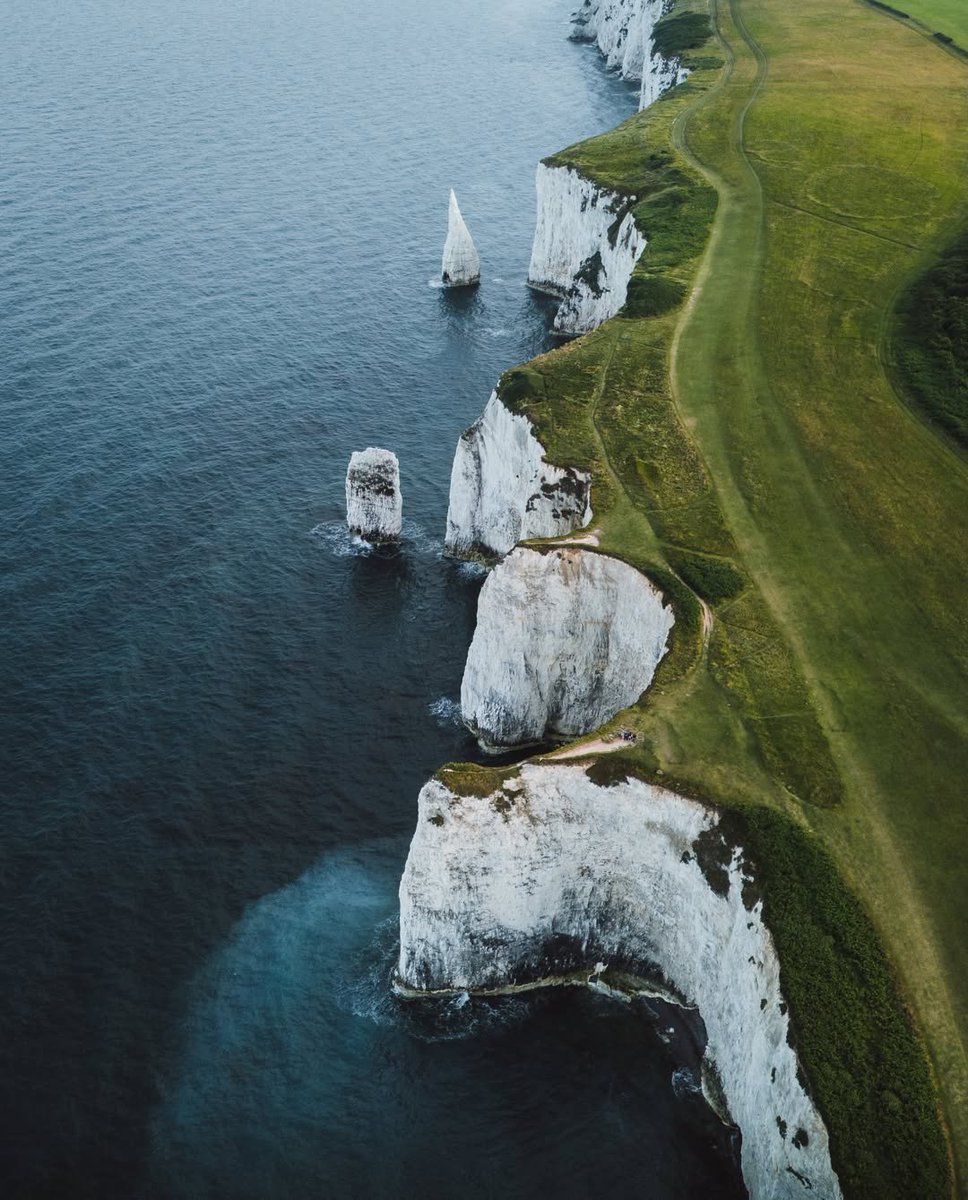 worldclick56's tweet photo. Old Harry Rocks - England 🏴󠁧󠁢󠁥󠁮󠁧󠁿 https://t.co/mNkXognHrY