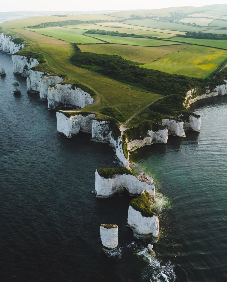 worldclick56's tweet photo. Old Harry Rocks - England 🏴󠁧󠁢󠁥󠁮󠁧󠁿 https://t.co/mNkXognHrY