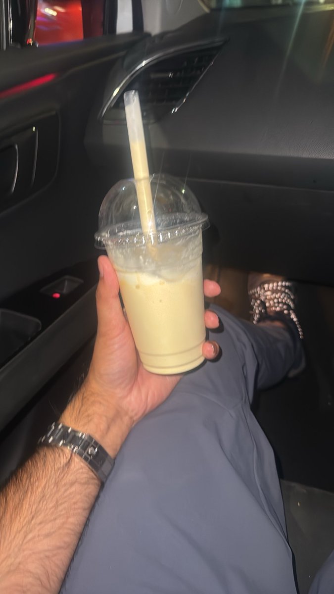_AK_1997_'s tweet photo. Can’t beat a mango shake from big johns https://t.co/yyq2sJjXnj
