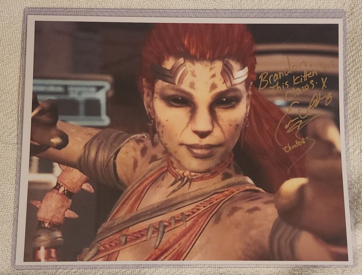 BrandonCote6799's tweet photo. Thank you so much Erica for the picture and autograph and being so sweet and kind! Glad to have met you! 😊👍 @shukrani https://t.co/aTqFgUcdGP