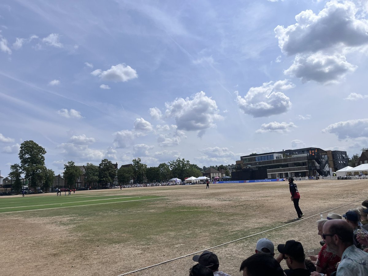 beelievefdn20's tweet photo. Fantastic day promoting our Bee-lieve v Lashings World XI Charity cricket match at Guildford Cricket club 6th September. Thank you to Guidford cricket club for putting on a fantastic day and for allowing us to spread the word #lashings #guildford #cricket @LashingsWorldXI https://t.co/Xz2UtUMJkh