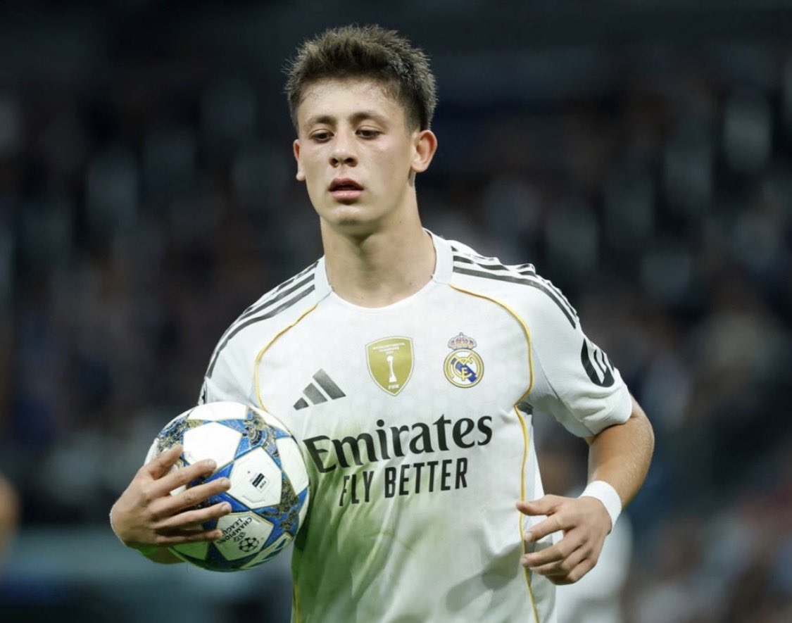 Mario___RM's tweet photo. - Los fichajes de Rodri y Bernardo Silva.
- Valverde y Tchouameni se quedan.
- El posible fichaje de Diomande.
- El nivel de Bellingham en el Mundial.
- Rodrygo y Endrick en la plantilla.

Creo que me estoy dando cuenta de algo… https://t.co/eNSzPc7070