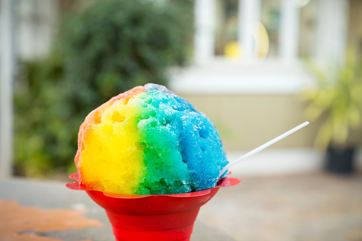 goHawaiiJP's tweet photo. Aloha! 
7月25日は #かき氷の日 🍧ハワイではシェイブアイスとして親しまれています🌈
カラフルなシロップや、おもち・アイスクリームのトッピングなど楽しみ方もさまざま😋
ちなみに、ハワイ島ヒロでは「アイスシェイブ」と呼ぶ人が多いんですよ😊
どんなシェイブアイスを味わってみたいですか？🍧 https://t.co/UefczHdx8s