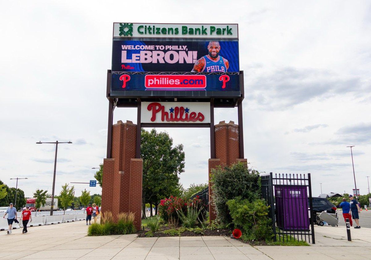 JeffSkversky's tweet photo. Phillies welcoming LeBron James to Philly https://t.co/igPWOoGI2I