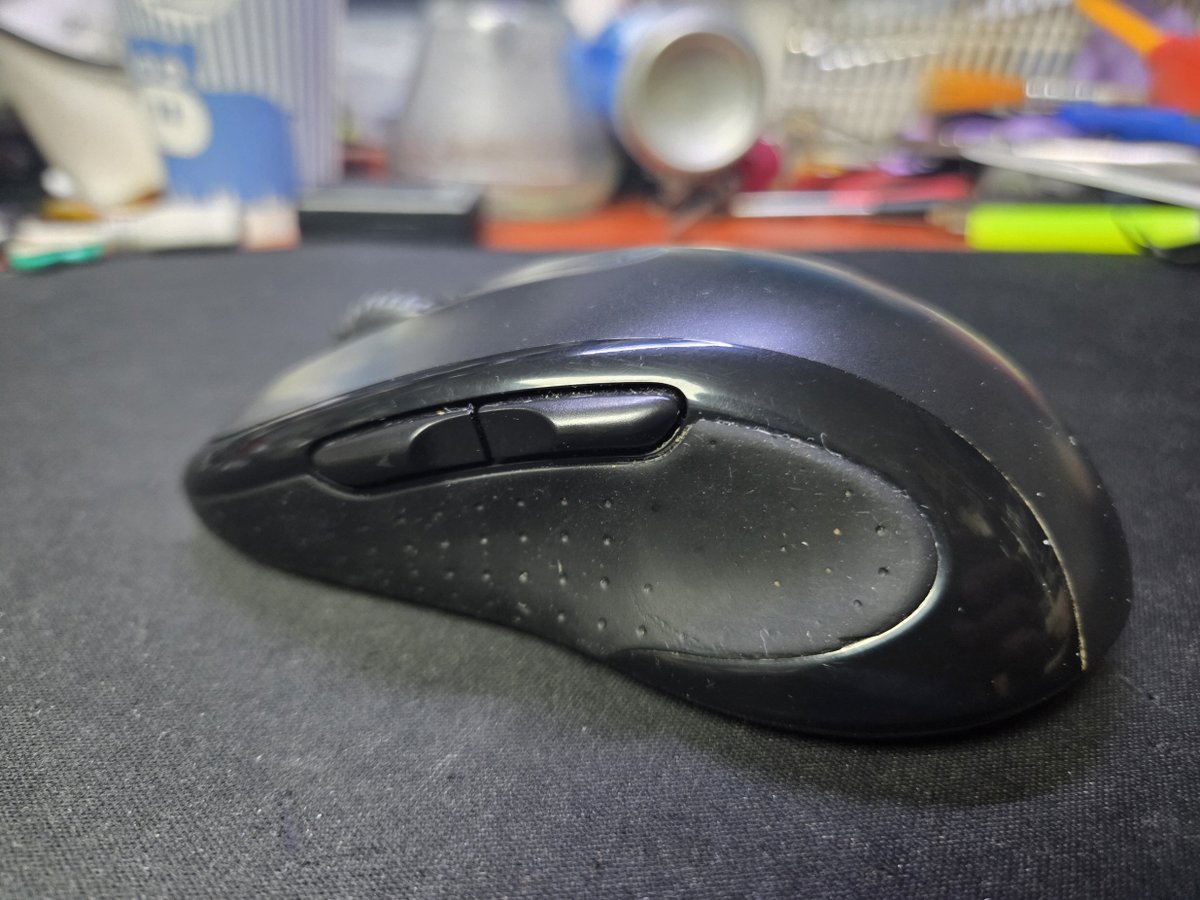 1004v's tweet photo. 서울시 강남구에서 스위치교체요청으로 택배 입고된 Logitech M510  MR0056 로지텍 블루투스 무선 마우스 사설 수리 AS

고객님께서 "스위치교체요청" 으로 수리요청해주셨습니다.
왼쪽버튼 잘안눌리거나 두번눌림증상인 버튼내 스위치불량으로 새 스위치 D2FC-F-7N(100M) 좌우교체 수리 진행합니다 https://t.co/NZJXcOU35I