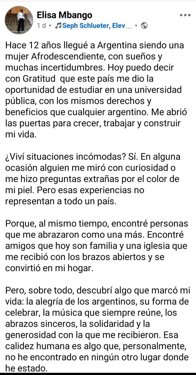 Elburley00's tweet photo. Africana se recibió de medica y dice que sufre "racismo" cuando van arancelar las universidades Dios santo https://t.co/FFaabDXmSl