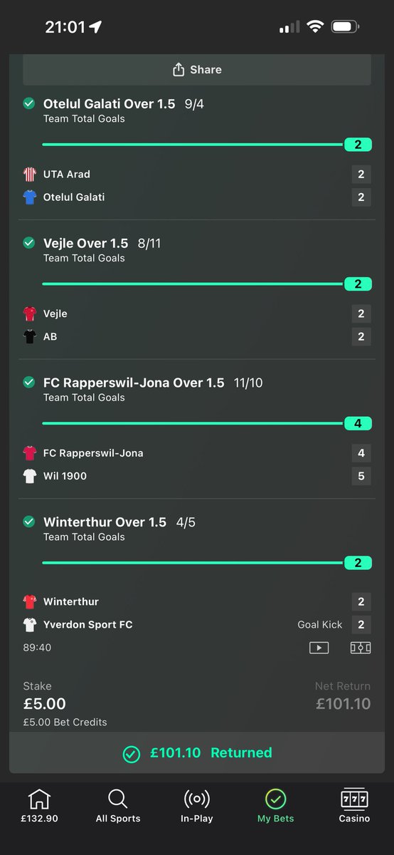 OnlyPunts_'s tweet photo. @garydoc777 Cheeky couple wins last few days. Good to have club football back https://t.co/oxnz1yjW3F