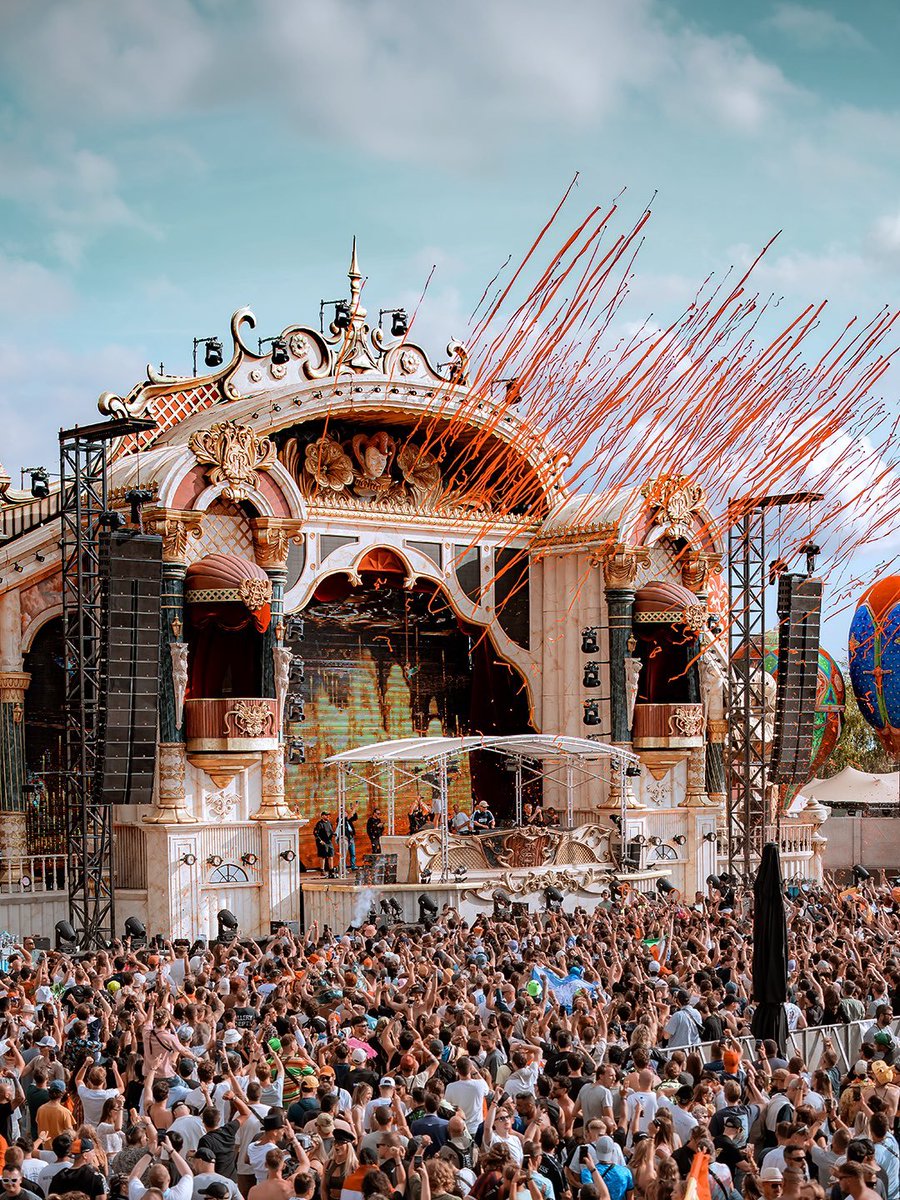 TomorrowlandAR1's tweet photo. Los primeros recuerdos del fin de semana son los que perdurarán para siempre. https://t.co/Ro8eWkQwN5