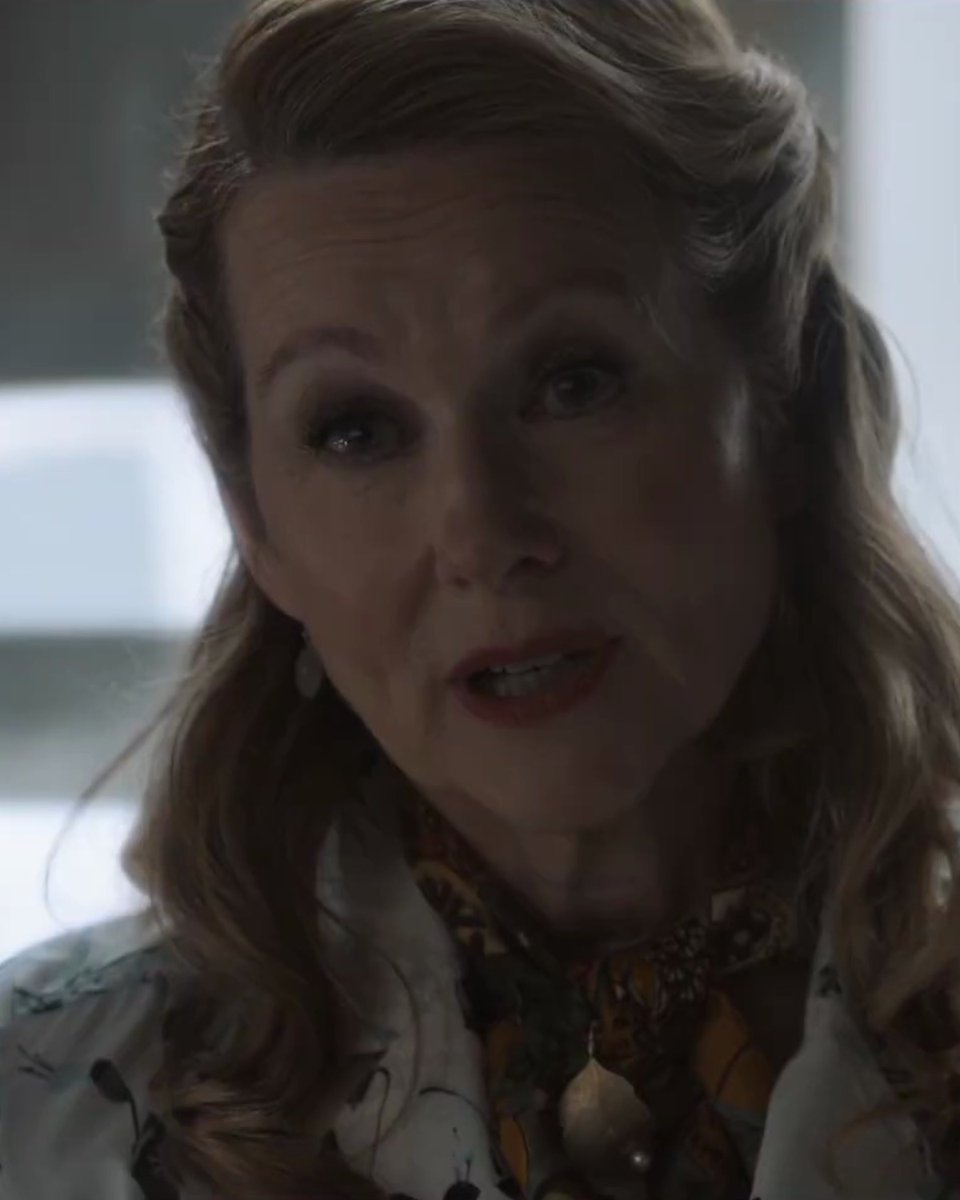 DCFilmNews's tweet photo. SURPRISE! Laura Linney plays one of the Guardians in LANTERNS! https://t.co/yDdImVFJXE