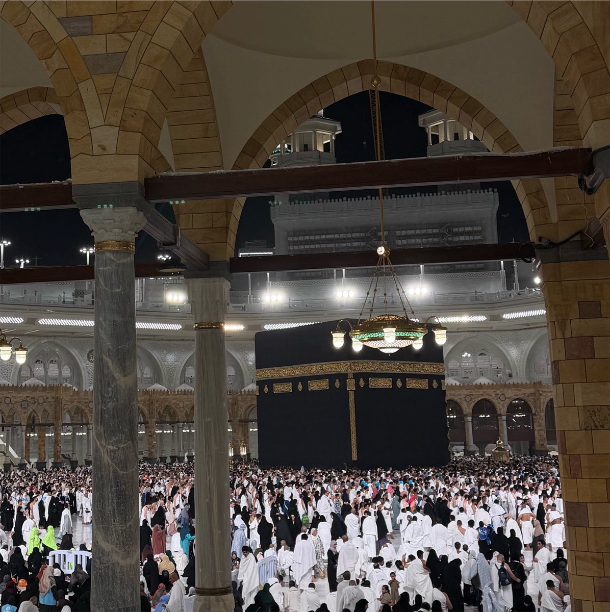 thequeengirlll's tweet photo. اللهم لا تجعله آخر عهدي ببيتك الحرام ، اللهم كما أكرمتني بالوصول أكرمني بالعودة مرات لا تعد https://t.co/cA54IPhzUw