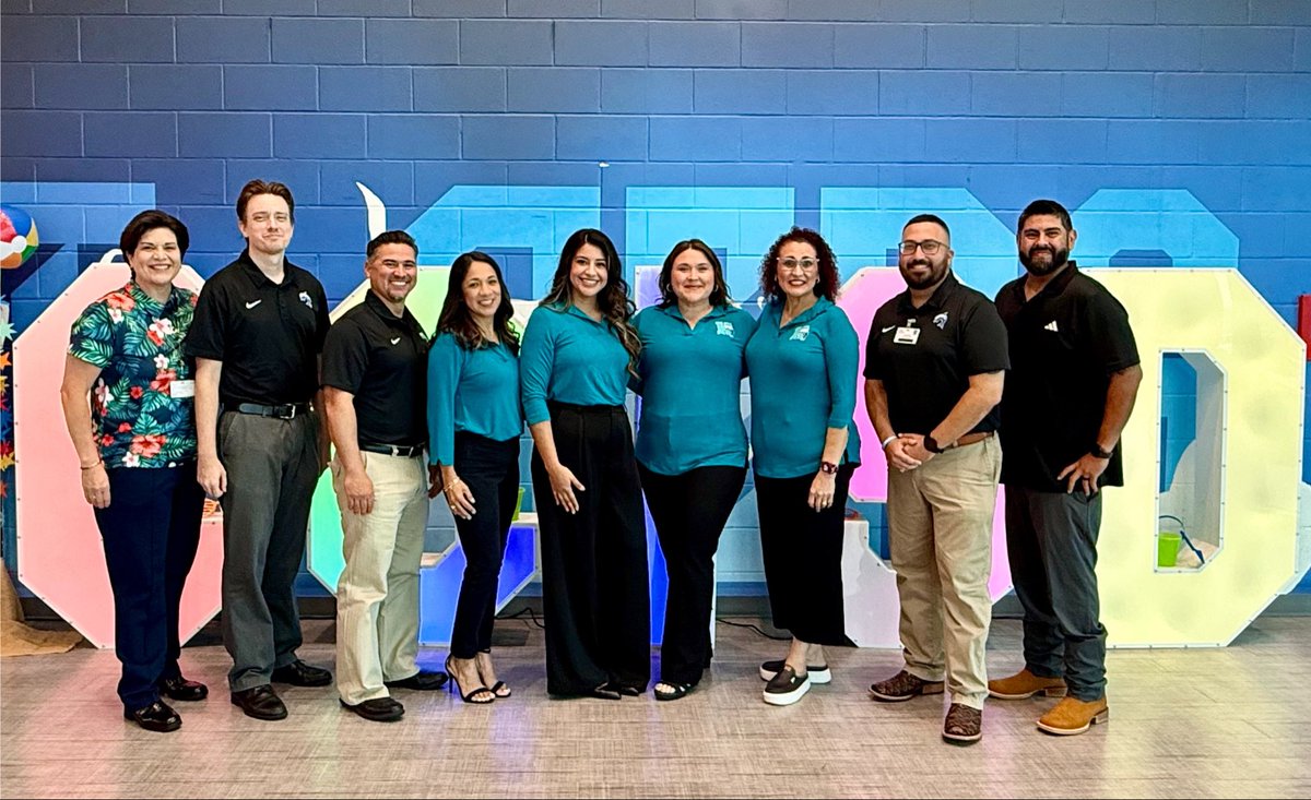 annabelsramirez's tweet photo. Returning with grateful hearts 💕, fresh energy ⚡️🔋, and the same commitment to excellence 📈. Here’s to another unforgettable year together! ✨ #CCISD https://t.co/Jm9TIig5Ks