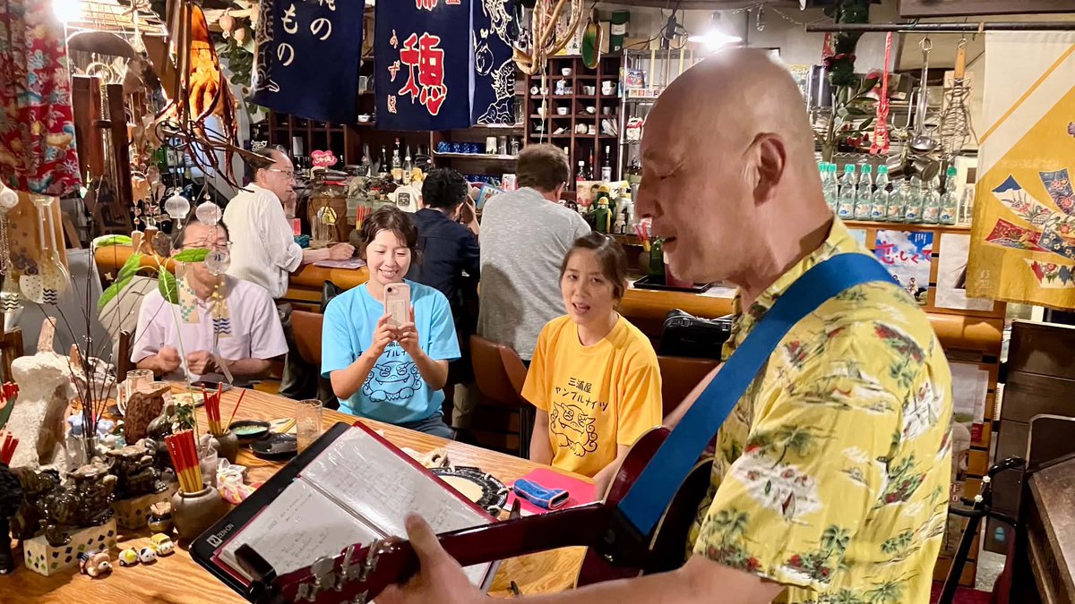 ardbegrider's tweet photo. 昨夜は桑野の三浦屋貝願亭さんのイベント「三浦屋チャンプルナイツ」に２度目の出演

雨模様の為、お酒は断念(泣)
車で移動しました

今月も楽しくハゲ省を布教して来ました

♪悲しみは雪のように
♪１９のままさ(リクエスト)
♪J.BOY

もうひとつの土曜日もリクエストありましたが、次回…… https://t.co/L4YbWU223r