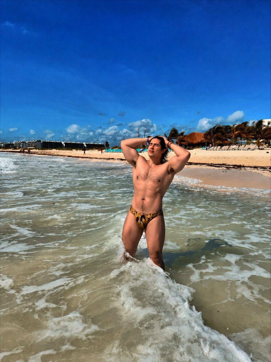 alejilloTol's tweet photo. Hola, soy el espíritu del verano presente. 🌞🌞🌞 https://t.co/ZuGspLA1aw