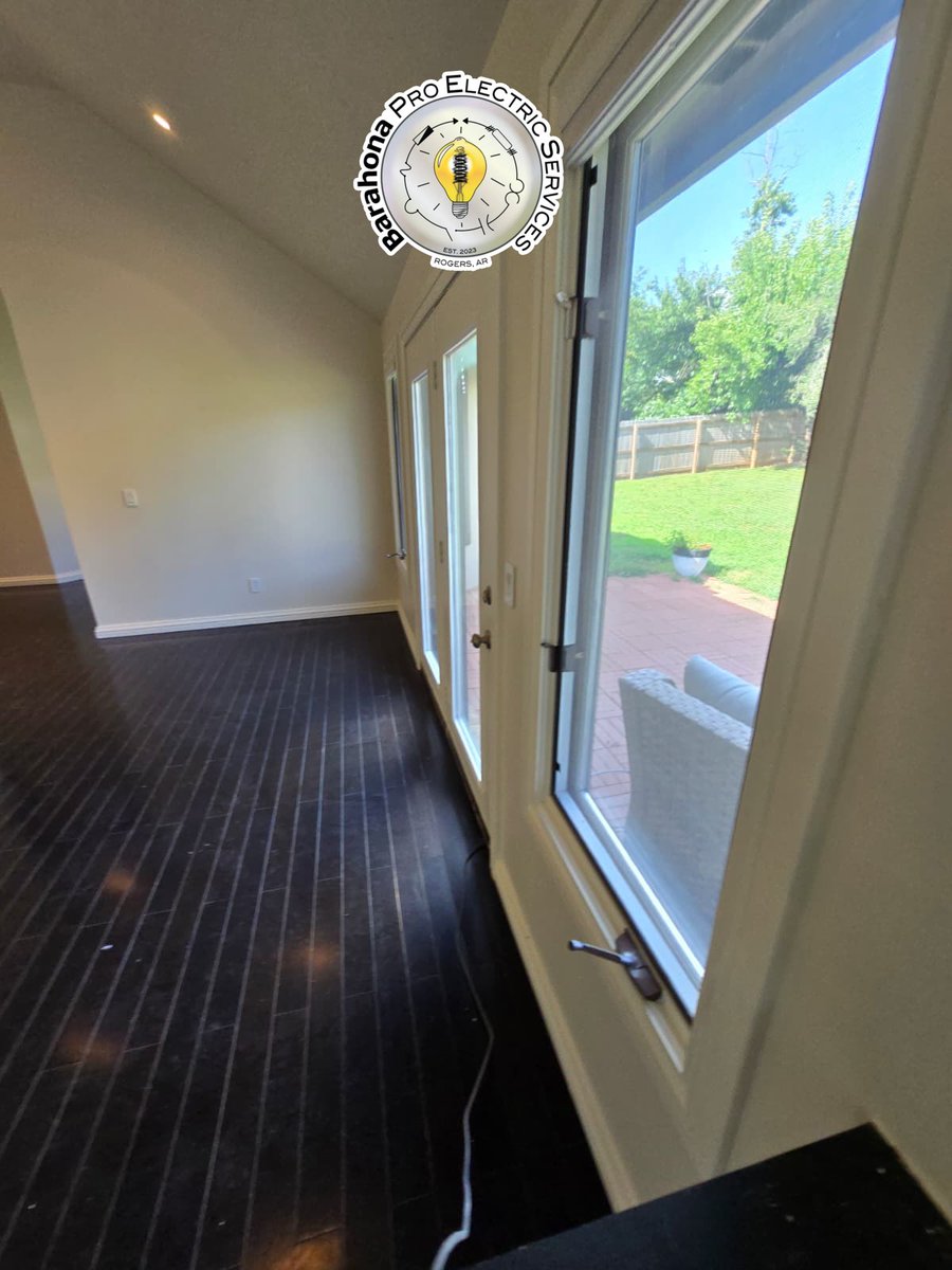 ProLlc49729's tweet photo. Need reliable electrical service in Bentonville, AR? From electrical repairs and inspections to panel upgrades and generator installation, Pro Electric Services is here to help.

📞 479-685-2819 📧 B.proelectricservices@gmail.com
#Electrician #Bentonville #Electrical https://t.co/pbjyYTy23G