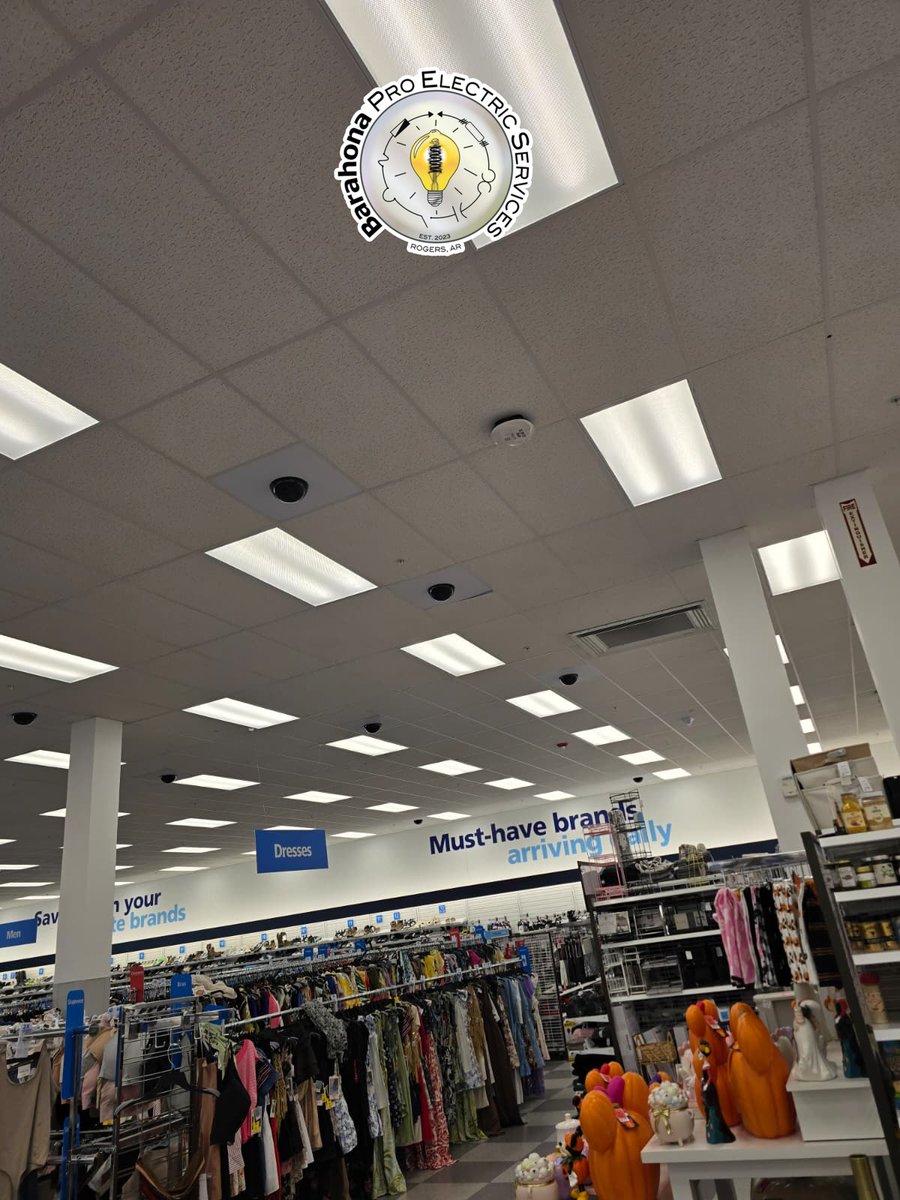ProLlc49729's tweet photo. Need reliable electrical service in Bentonville, AR? From electrical repairs and inspections to panel upgrades and generator installation, Pro Electric Services is here to help.

📞 479-685-2819 📧 B.proelectricservices@gmail.com
#Electrician #Bentonville #Electrical https://t.co/WVjzuEhrFZ