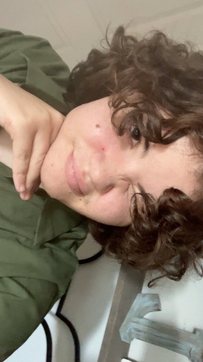 jacquemoreill's tweet photo. happy #phanniefriday !! feeling cute today luv you guys https://t.co/FF9Nti4PfJ