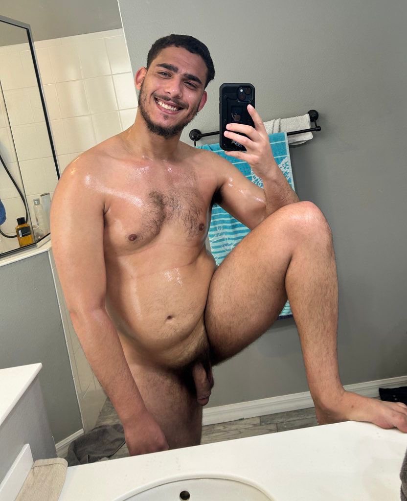 Jock4BigBoys's tweet photo. Worked up a sweat with your dad earlier https://t.co/6nHwb67XiX
