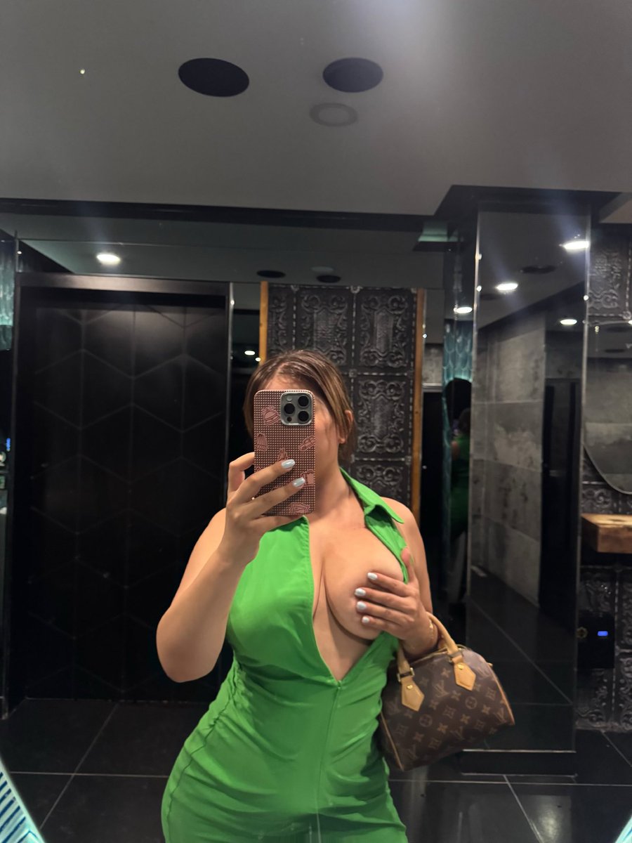dilannnderee's tweet photo. Dilan dere coming bebeğim kalbe bas dm süprizim 📸 https://t.co/nzW0QKTOUW