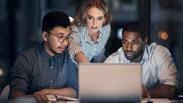 GregoryPLane9's tweet photo. Are you aware of the two major changes across @Microsoft’s #Cloud Solution Provider program that started in May and July? Learn what’s changing in CSP — and how to plan ahead. https://t.co/R7QBalOdpG https://t.co/gnF5KM5nI6