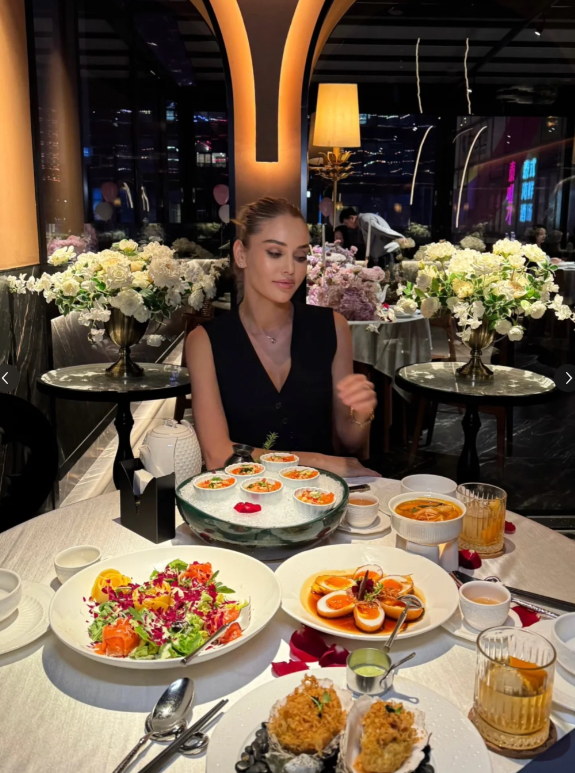 eblanshaa's tweet photo. Happy Day 🫶🏻🌸🧿❤️
Dinner was amazing tonight! 😋 Any recommendations for cuisines I should try next? https://t.co/y2GqTbfR8J