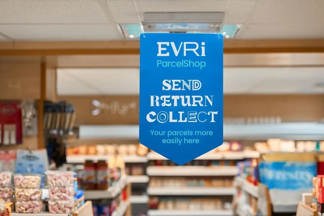 EvriUkDesk's tweet photo. Having an issue with a EVRI parcel? Message us directly using the link below, and our support team will look into your enquiry and provide the assistance you need.#EvriUk #DeliveryUk #Shipping #evri https://t.co/Fc1OqjYhei
