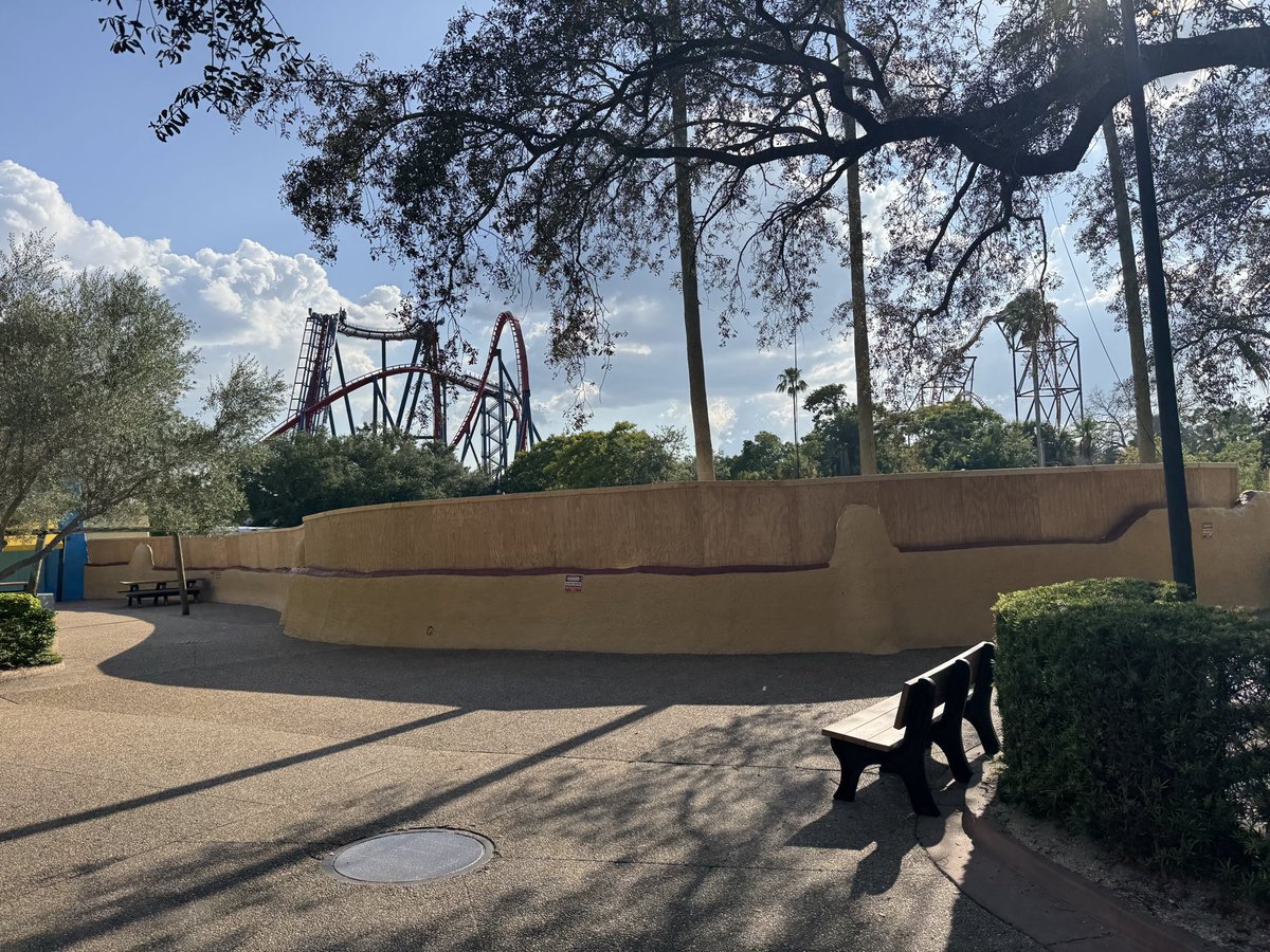 notjacobselleck's tweet photo. After 2 years of no activity, walls up at Scorpion. Interested to see what could fit in this compact footprint outside of flat rides https://t.co/XRcrLyQ3jf