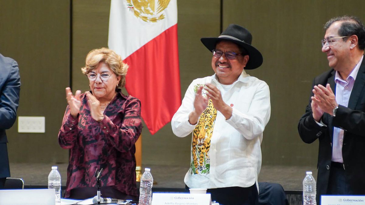 DEELAYUUK's tweet photo. “Tequio institucional para una Ley justa y eficaz”.

Por encargo de la Presidenta de México @Claudiashein y en cumplimiento del mandato constitucional, hemos instalado el Comité Técnico Interinstitucional (CTI) para la implementación del proceso de consulta sobre la Ley de Derechos de los Pueblos Indígenas y Afromexicanos, con la participación de 35 instituciones federales.

Escuchar la voz y decisión de los pueblos, no solo es un deber legal, sino que constituye un imperativo ético que pone en práctica el principio humanista de que “con el pueblo todo, sin el pueblo nada”.