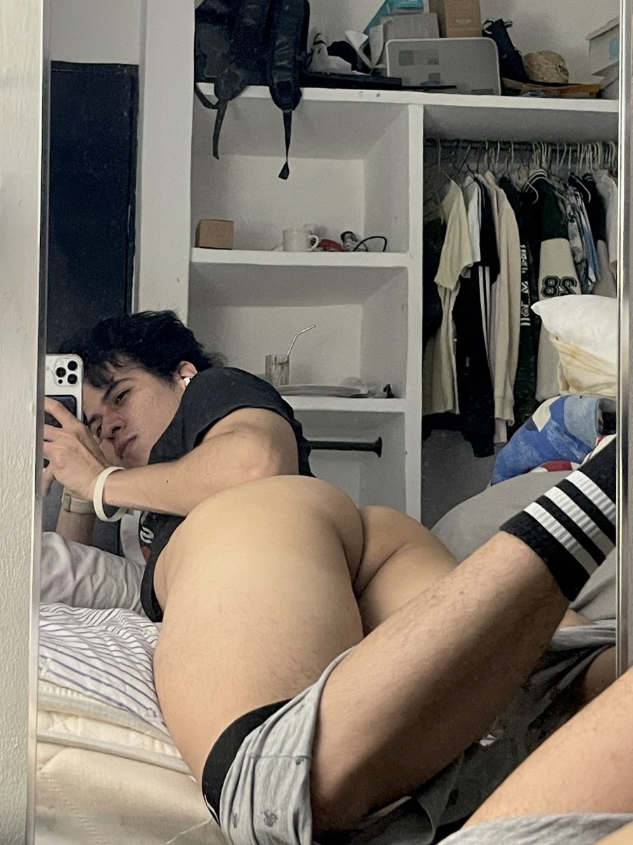 xleoss_'s tweet photo. Today was leg day https://t.co/ZchQ41WMbu