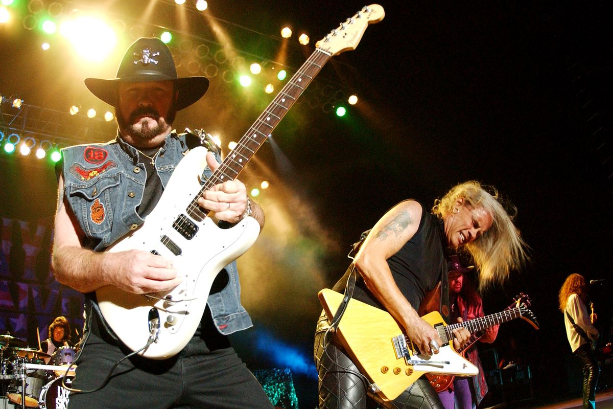 SFGate's tweet photo. 98.5, Bay Area classic rock station, switches its signal to country https://t.co/EQ9nPhucfT https://t.co/O8Huw8otsR