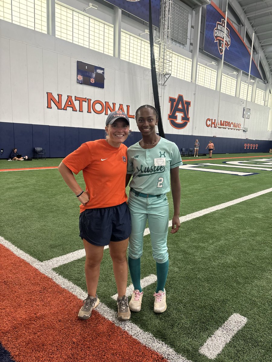 SaBroussard2029's tweet photo. Enjoyed my time at @AuburnSoftball camp.  Thankful for the opportunity to attend such a great event.  I learned a lot, competed with talented athletes, and received valuable instruction from @CoachMalveaux @KateMalveaux . Looking forward to visiting again!🥎 #Softball #Grateful Next up PGF Nationals!

@14uHustleNation @TimRamonHNF