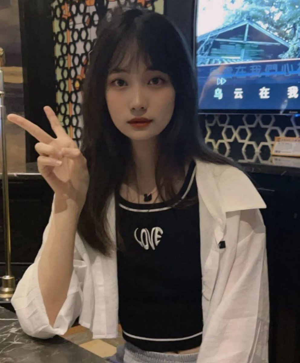 toumesicc's tweet photo. #29号女主   医院实习护士

自己发骚的时候连洗澡都要拍视频，长相也是非常的乖巧可爱

29号完整视频内容主页置顶电报群观看 https://t.co/bOPOjay6X2