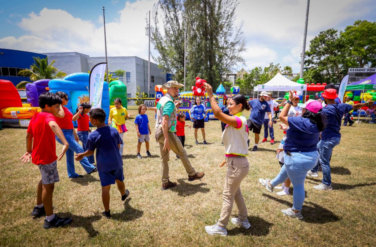 notiseiswipr's tweet photo. 🎉 Municipio de Guaynabo culmina exitosa cuarta edición del Campamento de Verano Adaptado 2026
🔗 Para más información, acceda al enlace en >>> https://t.co/Do79fmT5Go
#Guaynabo #CampamentoAdaptado #Inclusión #DiversidadFuncional #PuertoRico https://t.co/IlgUe62X9N
