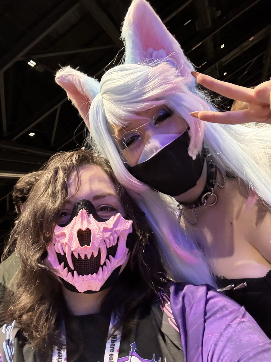 FelFoxling tweet picture