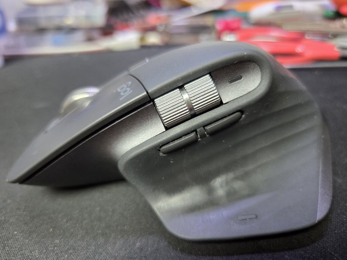 1004v's tweet photo. 경기도 양주시에서 좌측버튼고장으로 택배 입고된 Logitech MX Master 3 MR0077 로지텍 애니웨어 무선 마우스 사설 수리 AS

고객님께서 "좌측버튼고장, 더블클릭, 드래그 끊기기 등등" 으로 수리요청해주셨습니다. https://t.co/HiHZJJ9KYT