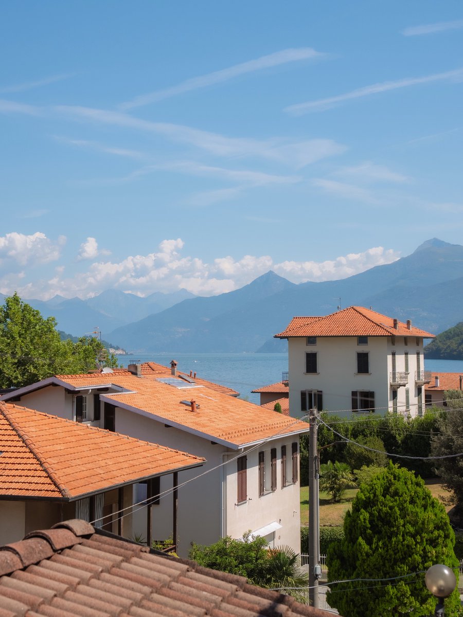 echoesofworld's tweet photo. Lake Como, Italy https://t.co/atYgWyIRjP