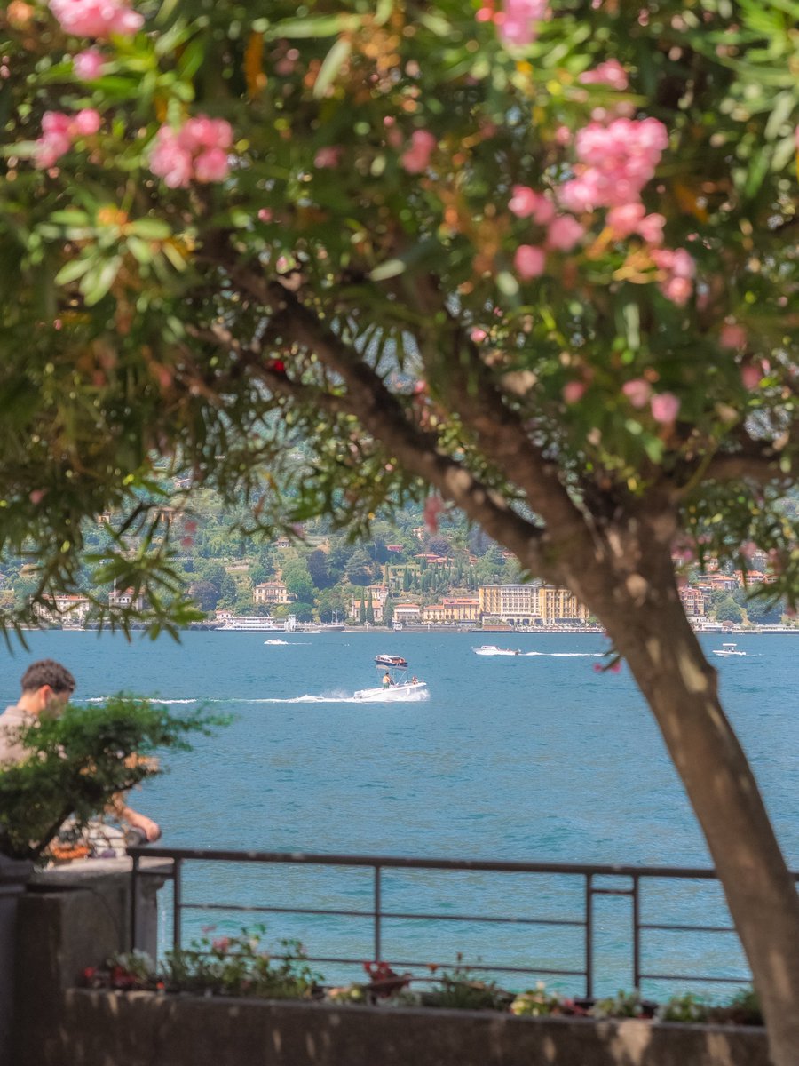 echoesofworld's tweet photo. Lake Como, Italy https://t.co/atYgWyIRjP
