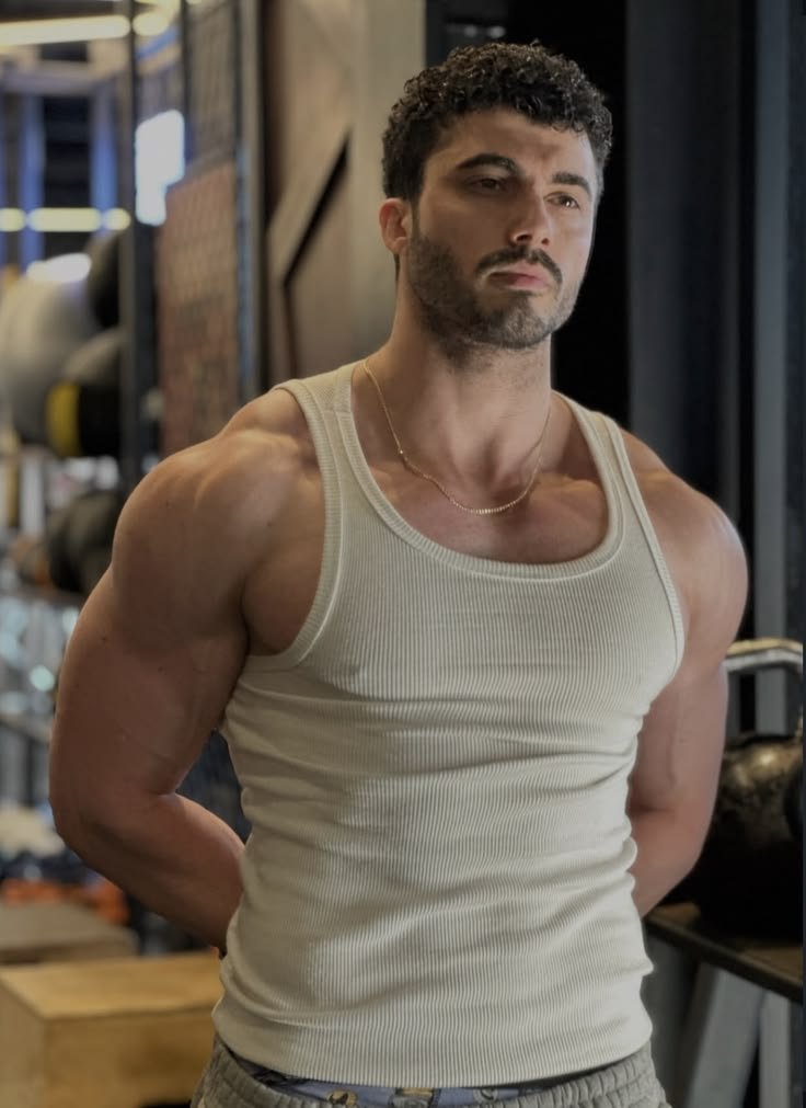Kxngstn_'s tweet photo. I need one of these singlets to increase my gym aura🔥 https://t.co/sa9mPCebmk