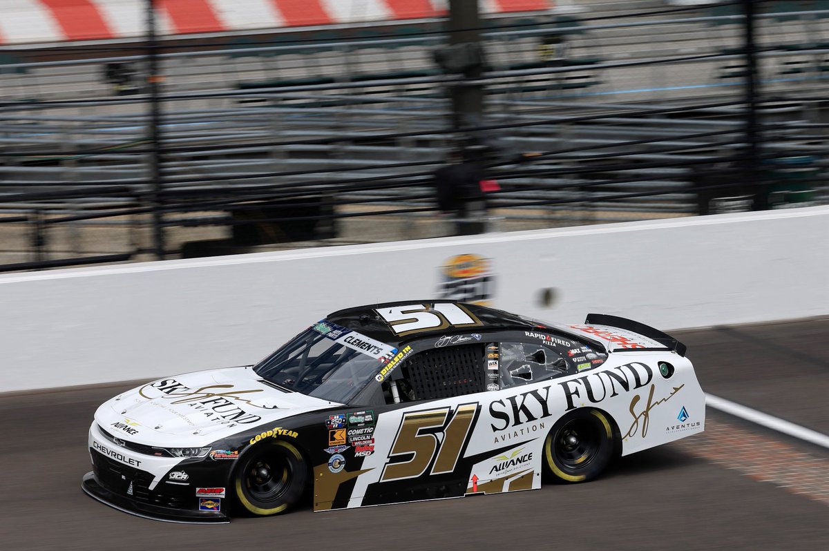 JCR_Clements51's tweet photo. @NASCAROReillyAP Practice wrapped up earlier today @IMS 🏁 @JClements51 P25 on the board, skipped a mock qualifying run. Focused on making the #51 #SkyFundAviation @TeamChevy better, and headed in the right direction. Qualifying tomorrow at 1200 on @TheCW_Sports
#PureRawRacing https://t.co/Is9C7ni4wX